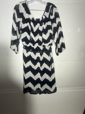 Love Reign Black and White Zigzag Belted Mini Dress L